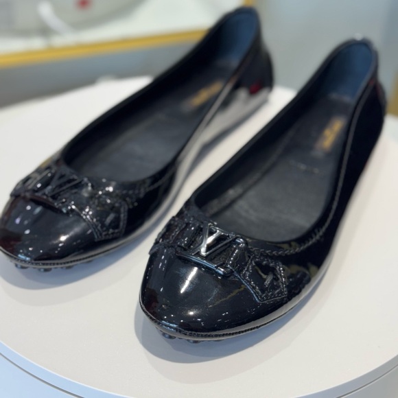 Louis Vuitton Leather Women's Flats 39 size - Picture 1 of 7